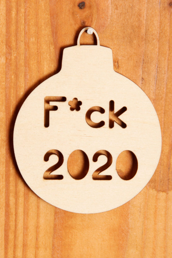 juldekoration, hngare med text f*ck 2020* i tr  signsign.se